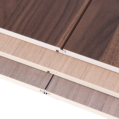 คุณภาพ สำนักงานในร่ม WPC Slotted Wood Veneer Wall Panel Moisture Proof โรงงาน